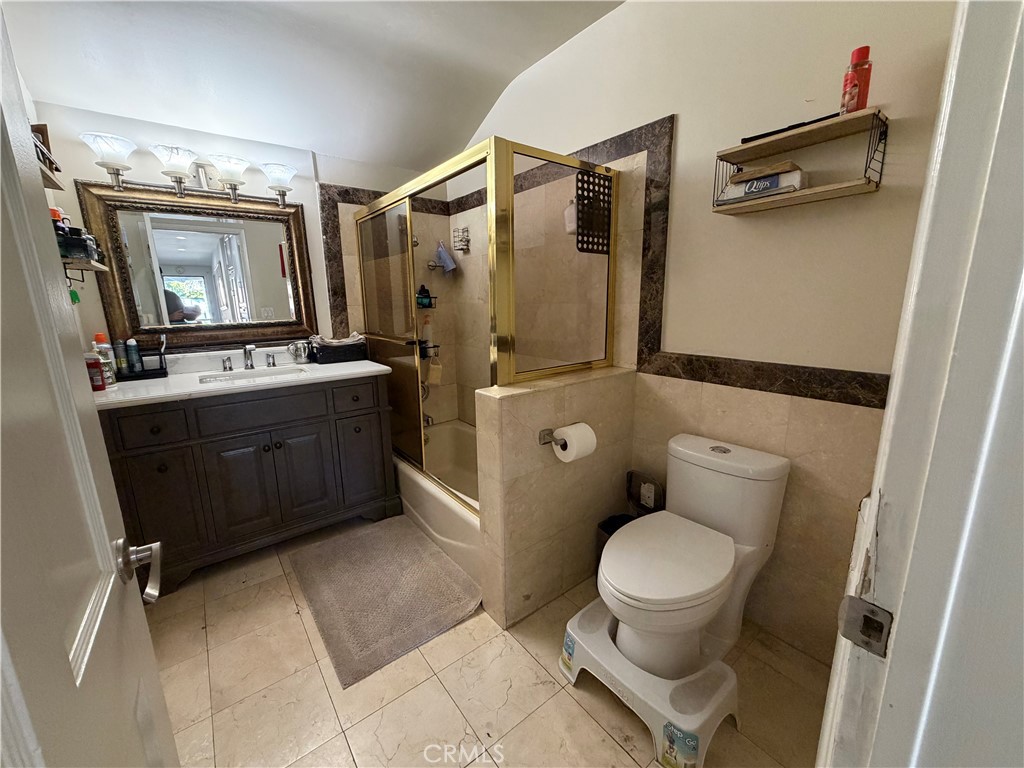 5300 Calhoun Property Photo 9