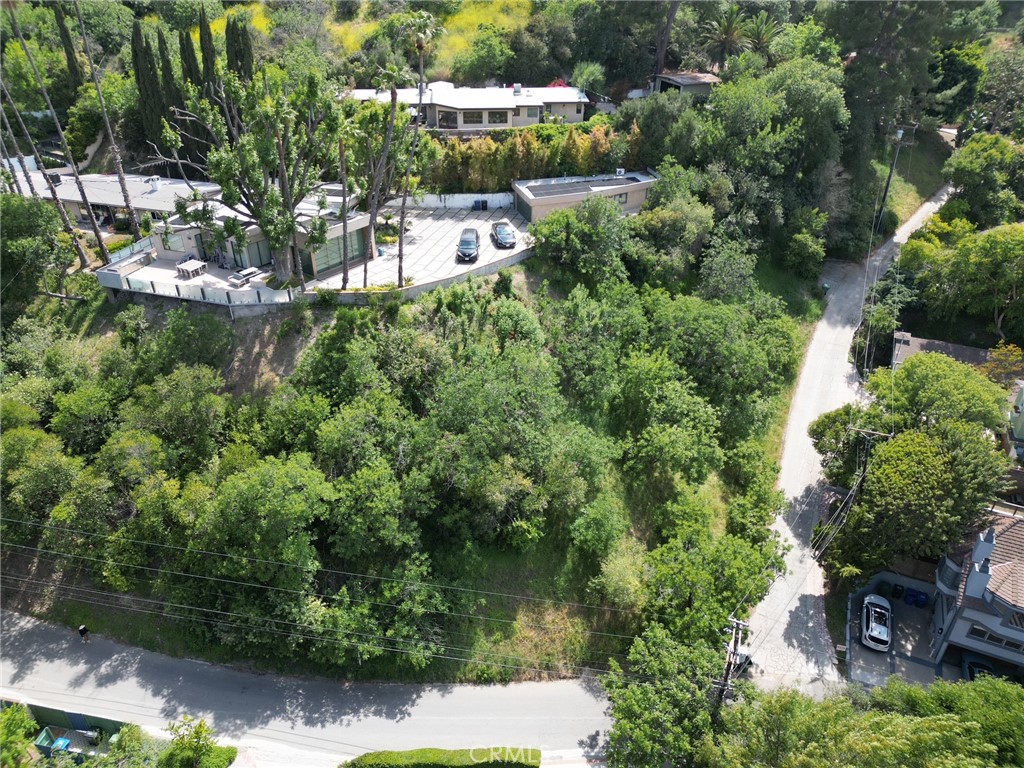 3721 Ventura Canyon Property Photo 9