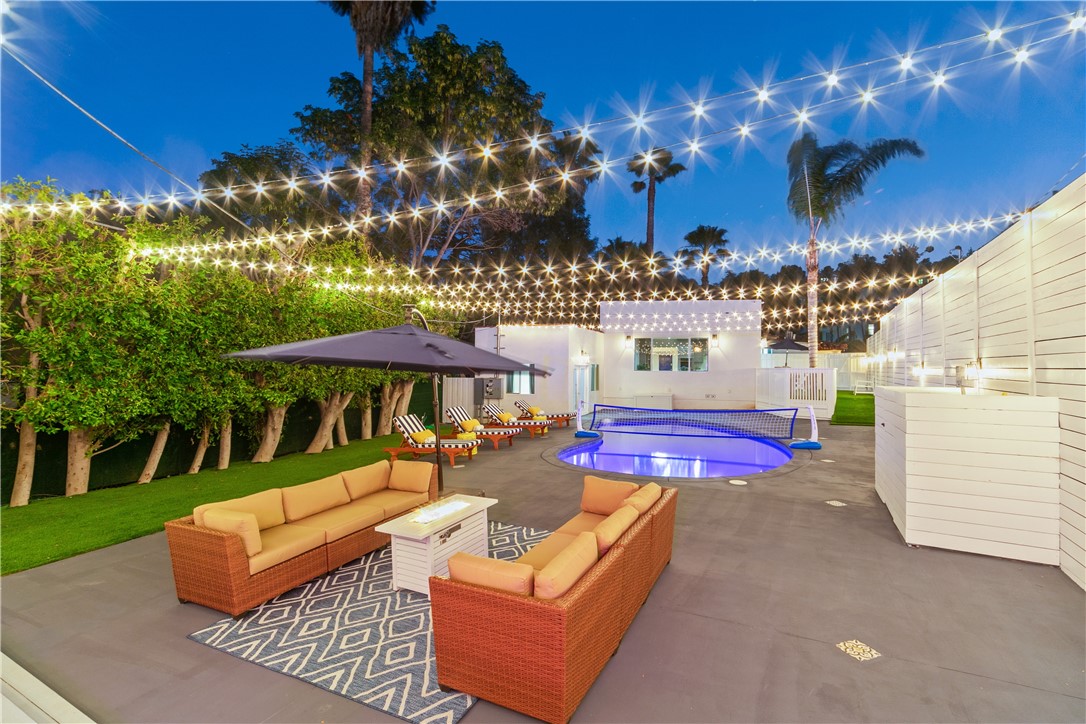 3763 LANKERSHIM Boulevard Property Photo 1