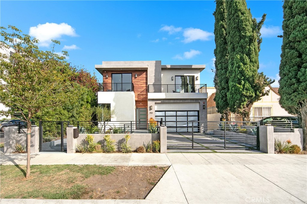 454 S Holt Avenue Property Photo 1
