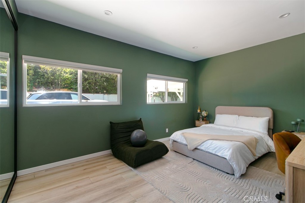 22841 Calvert St Property Photo 32