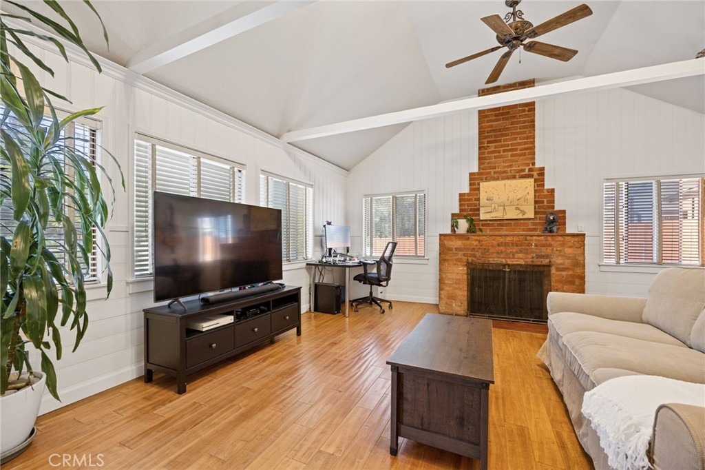 3427 Encinal Street Property Photo 6
