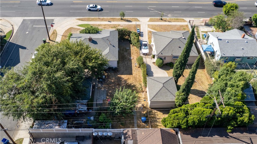 14005 Victory Boulevard Property Photo 12