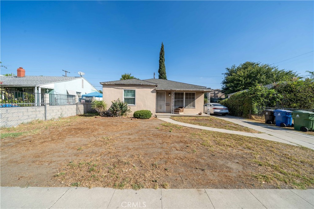 14005 Victory Boulevard Property Photo 14