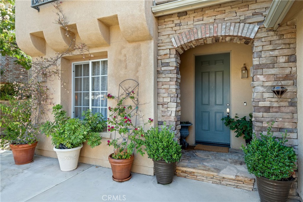 25730 Hawthorne Place Property Photo 4