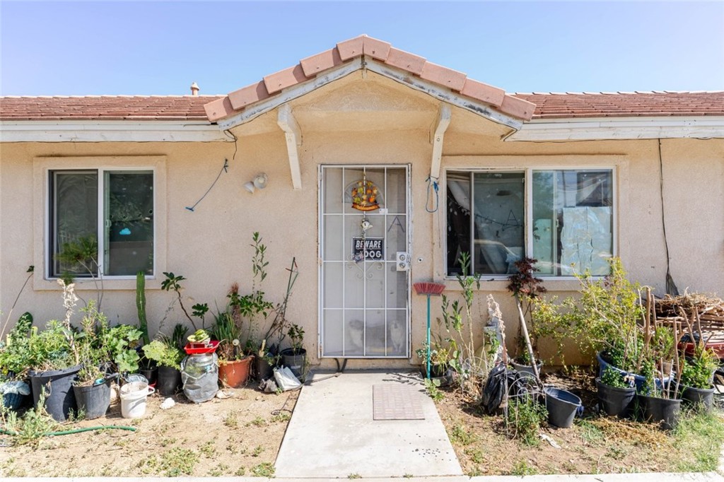 38726 4th Street E Property Photo 1
