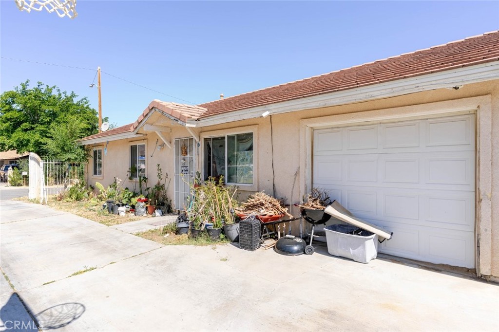 38726 4th Street E Property Photo 3