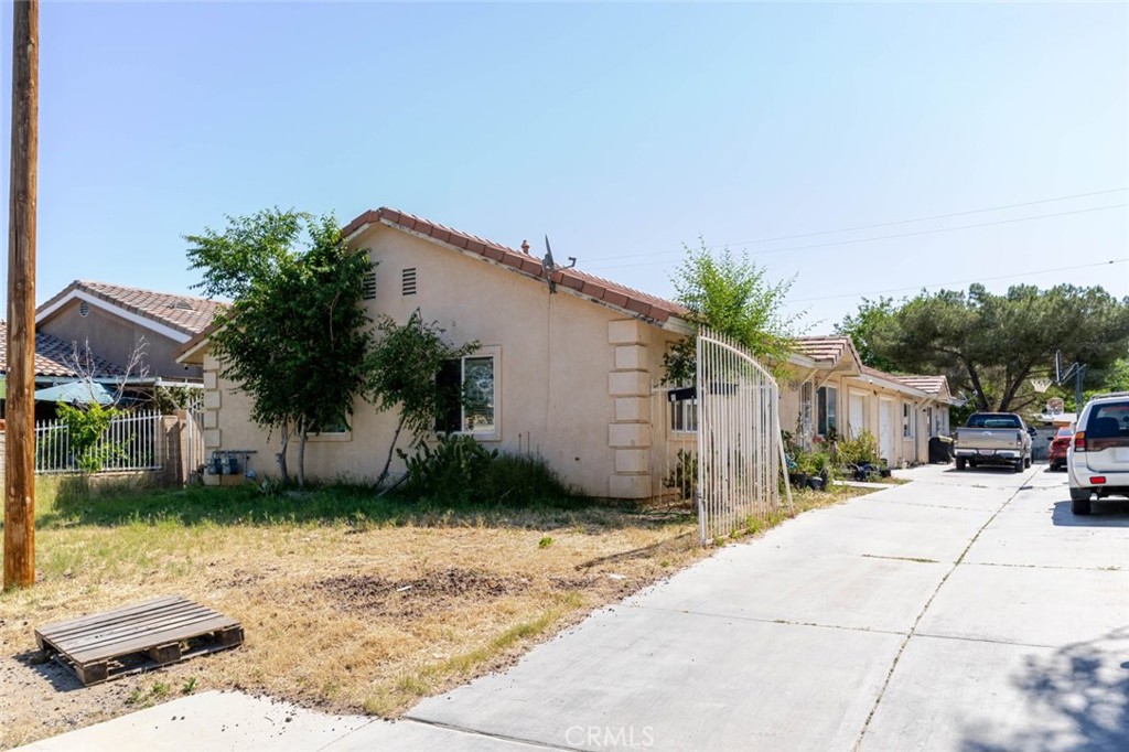 38726 4th Street E Property Photo 4
