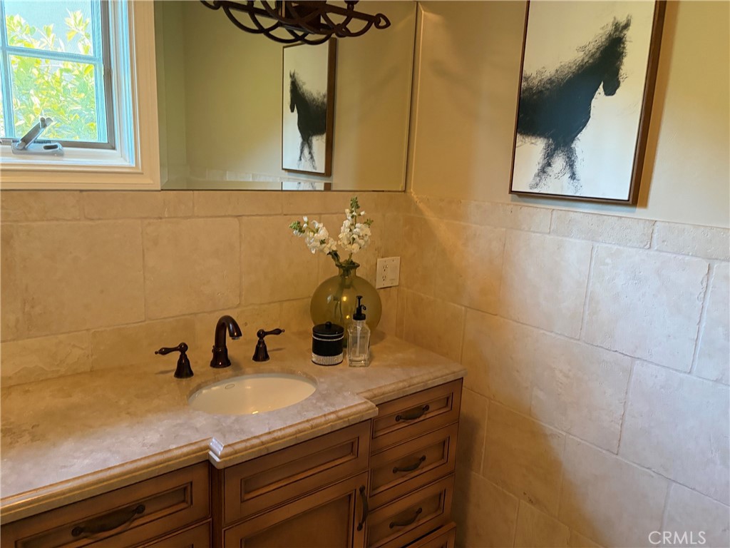 5704 Columbus Property Photo 15
