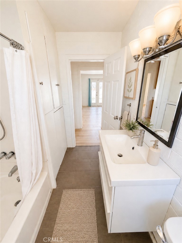 5605 Oasis Property Photo 11