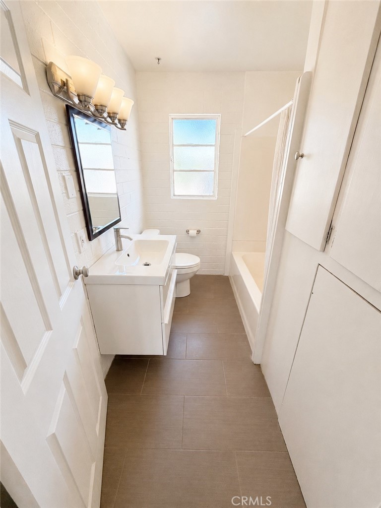 5605 Oasis Property Photo 12
