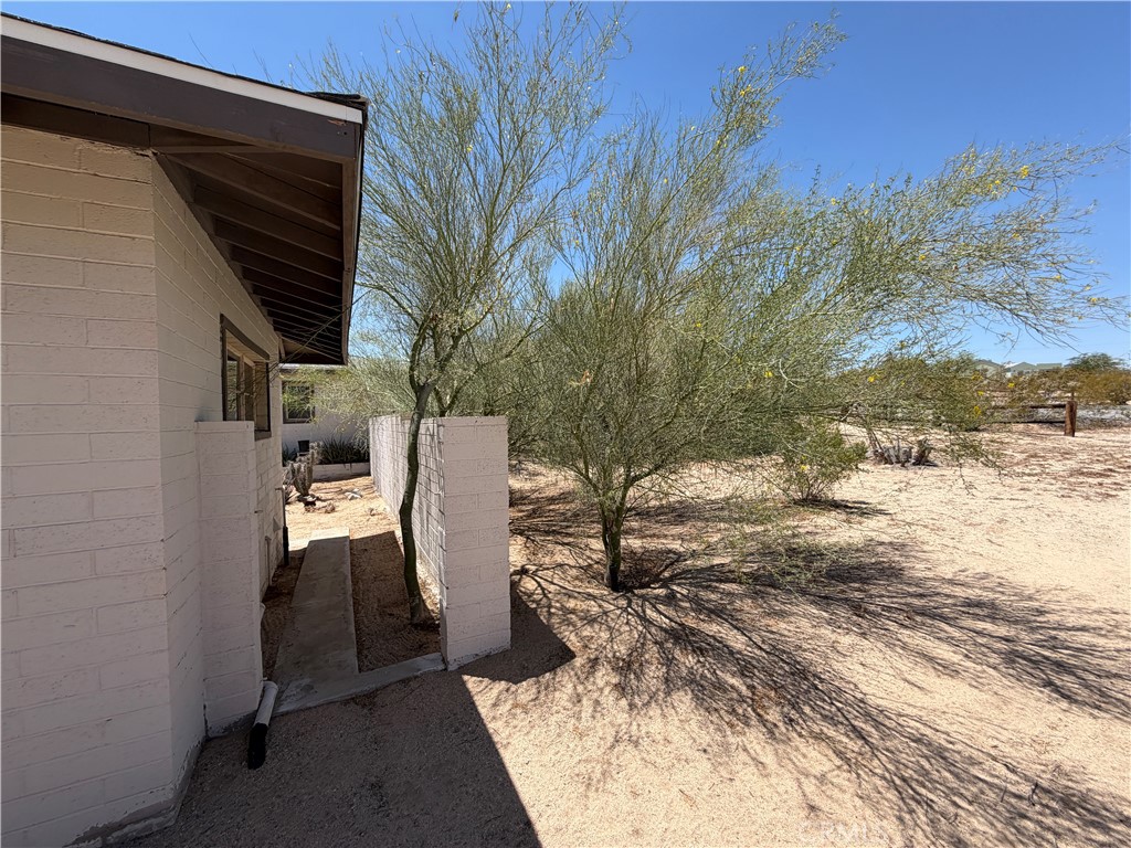 5605 Oasis Property Photo 26