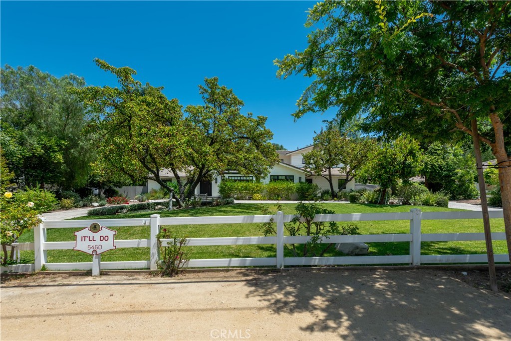 5460 Round Meadow Property Photo 1