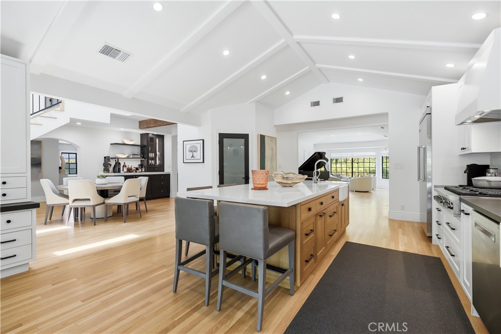 5460 Round Meadow Property Photo 5