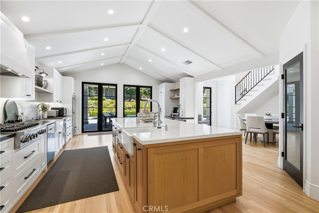 5460 Round Meadow Property Photo 6