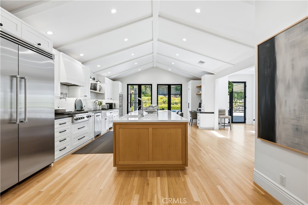 5460 Round Meadow Property Photo 7
