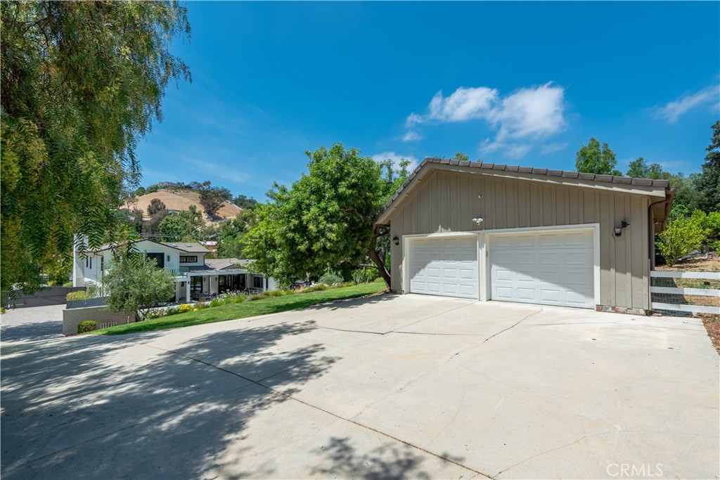 5460 Round Meadow Property Photo 25