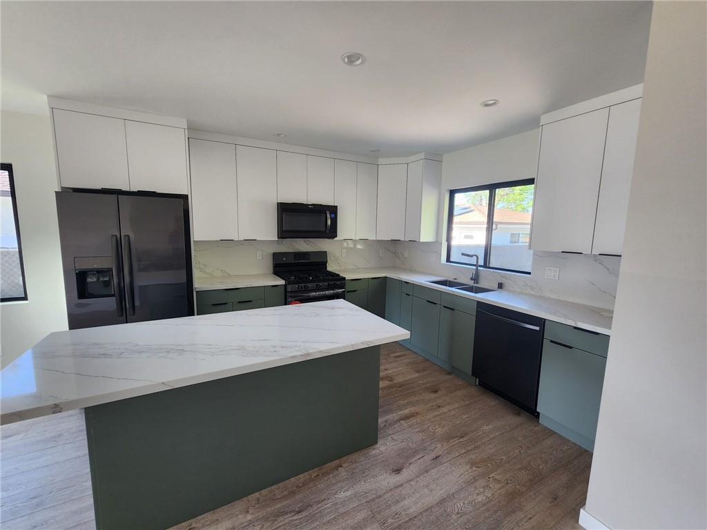 9033 Lindley Avenue Property Photo 7