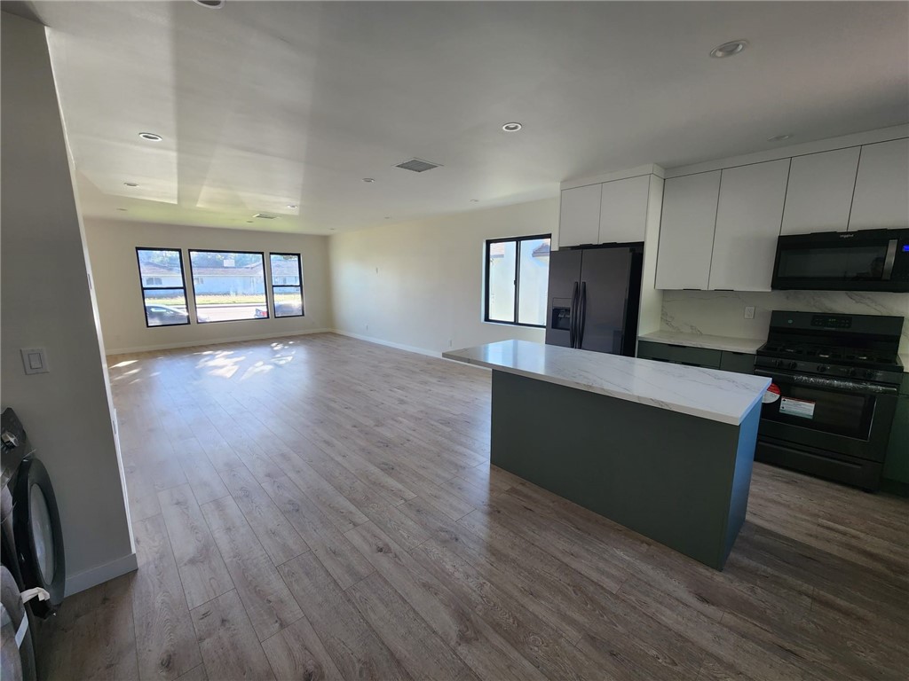 9033 Lindley Avenue Property Photo 8