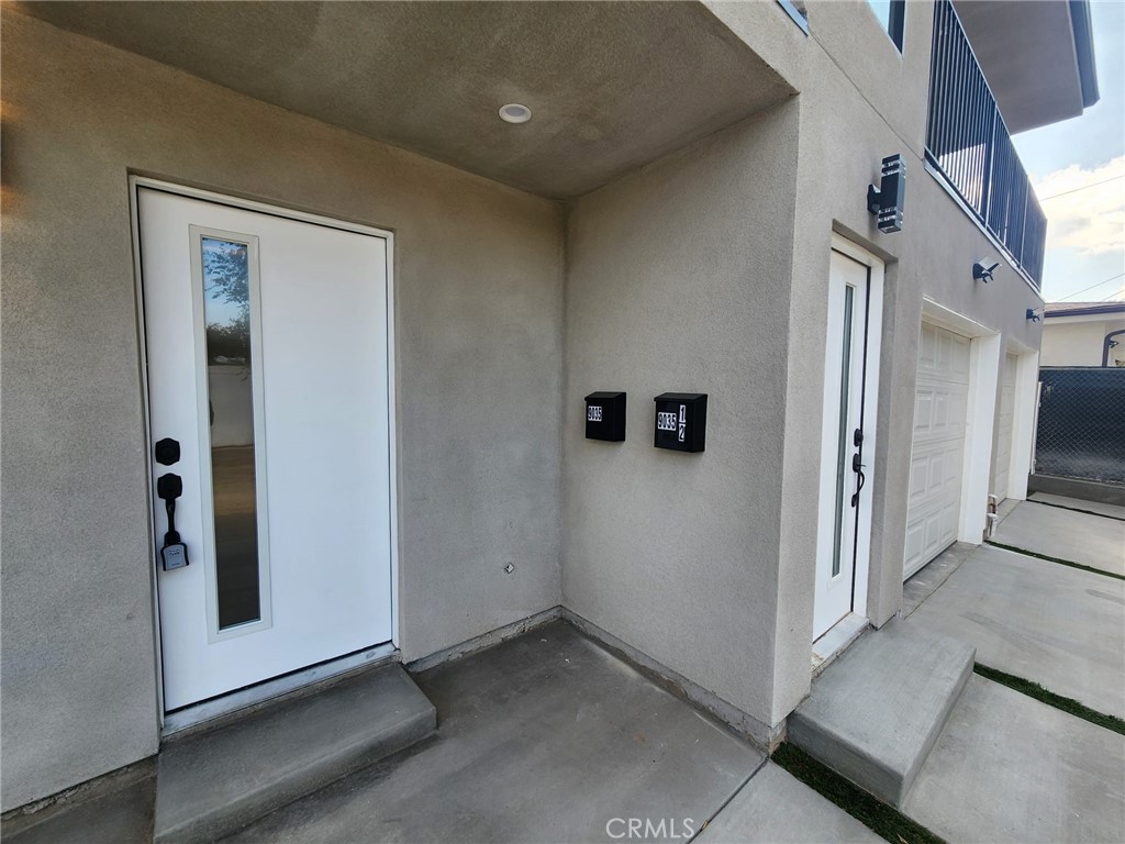 9033 Lindley Avenue Property Photo 14