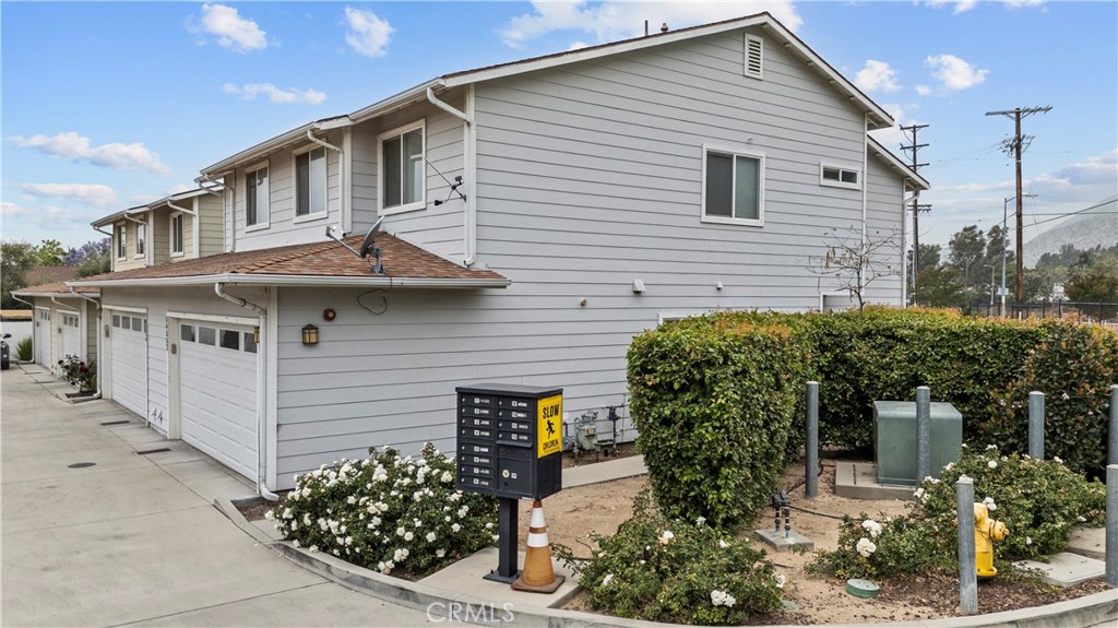 14552 Foothill Property Photo 1