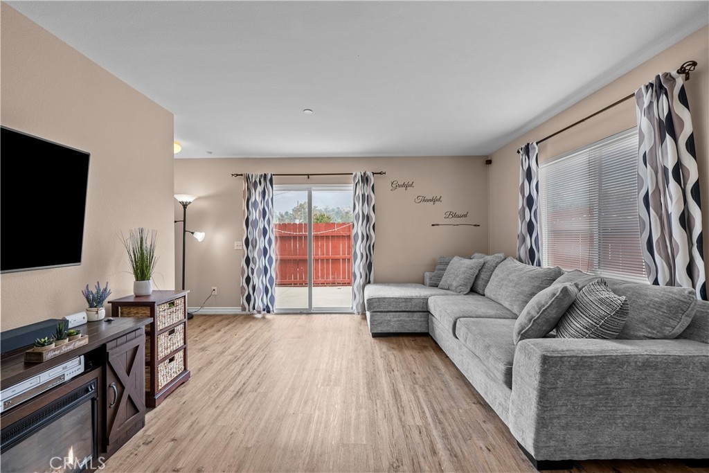 14552 Foothill Property Photo 4