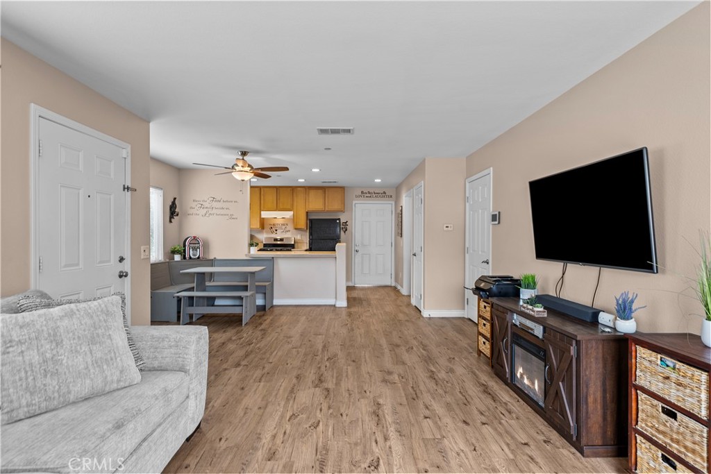 14552 Foothill Property Photo 5