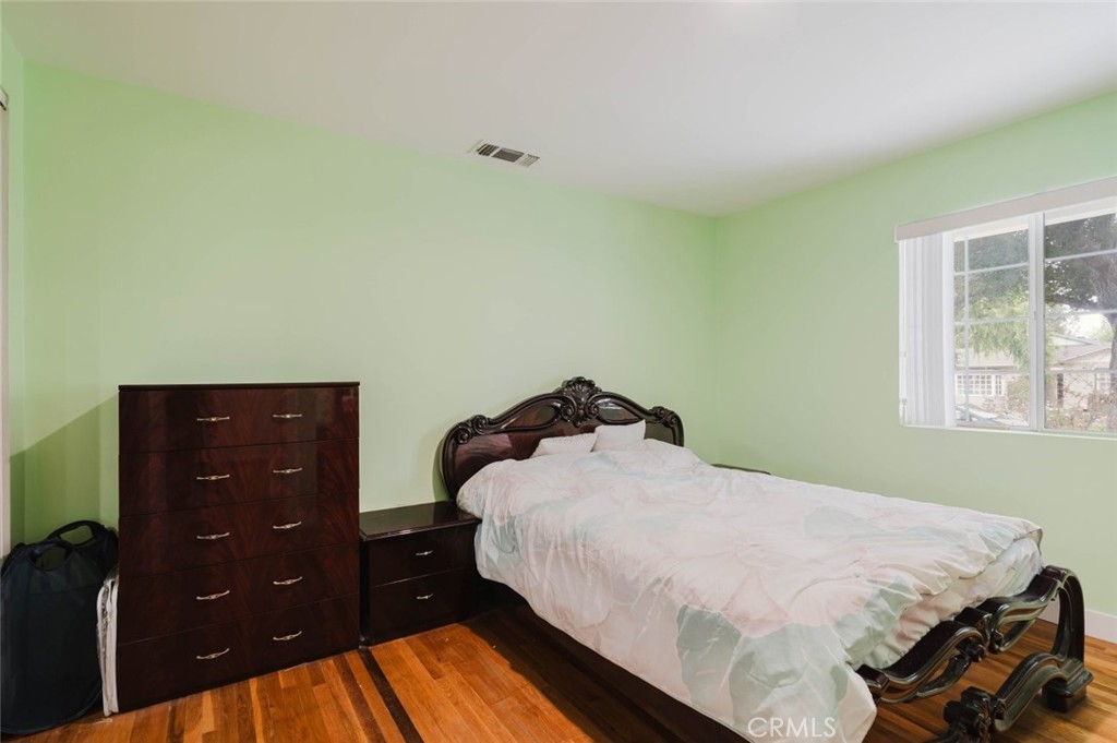2417 E Dudley Street Property Photo 11