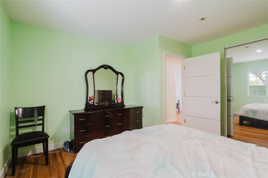 2417 E Dudley Street Property Photo 12