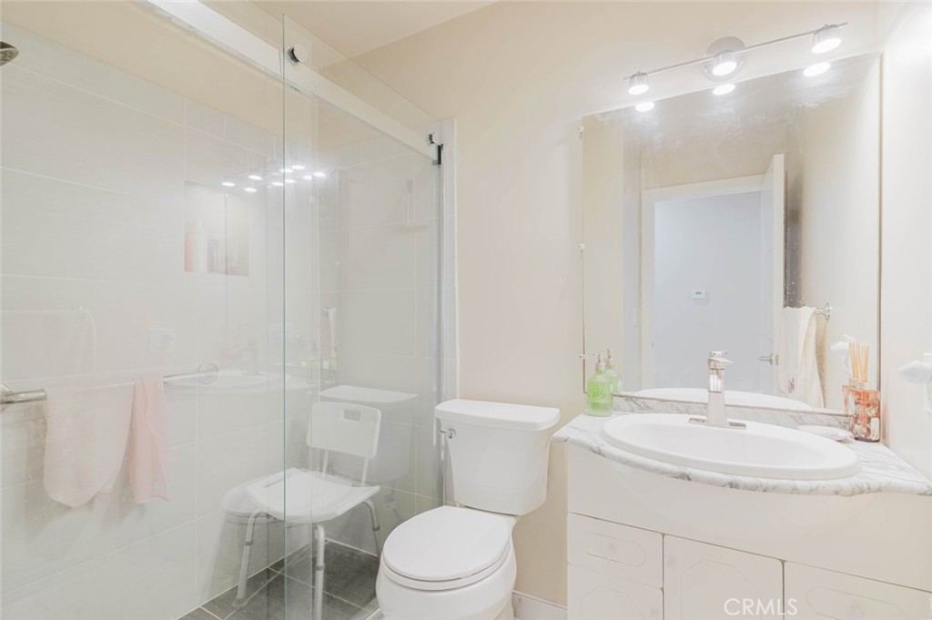 2417 E Dudley Street Property Photo 14