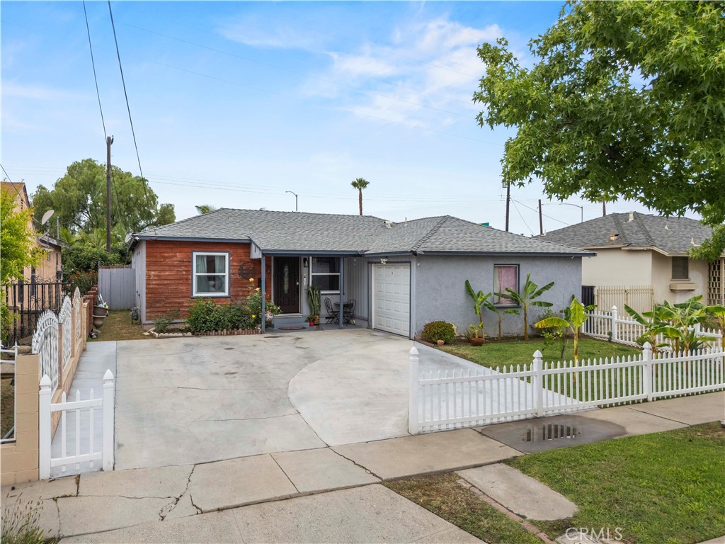 15517 S Denver Property Photo 2