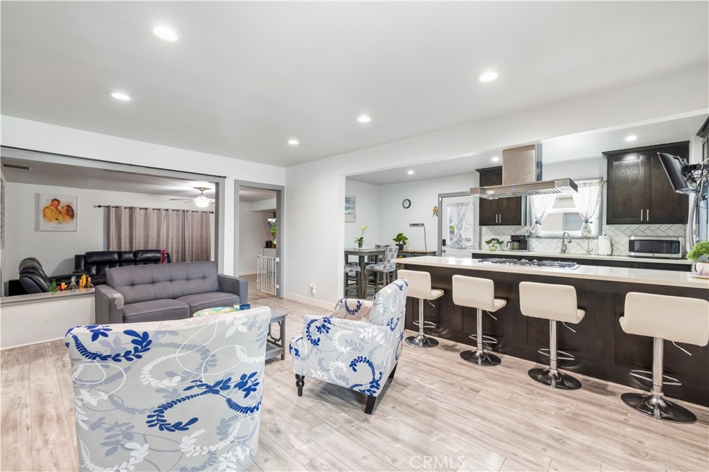 15517 S Denver Property Photo 4