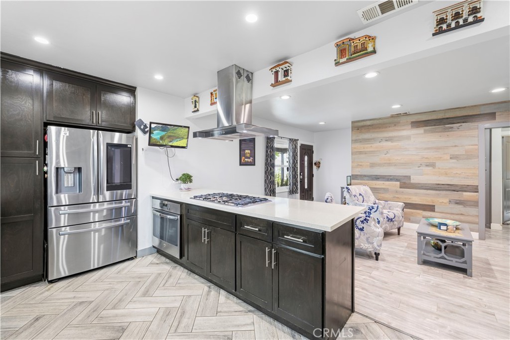 15517 S Denver Property Photo 6