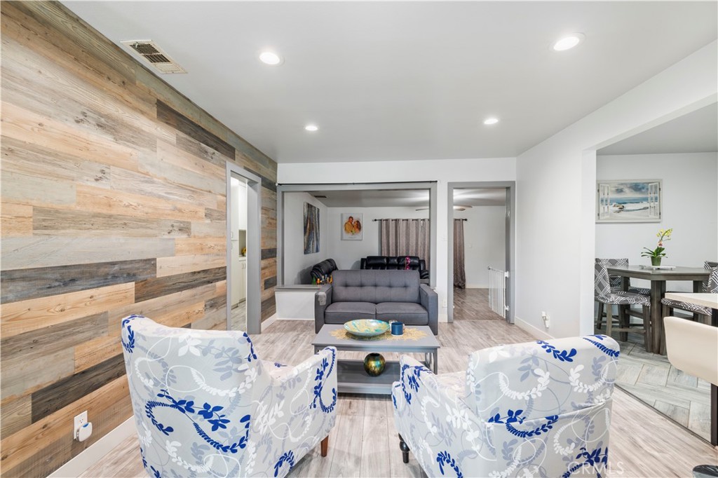 15517 S Denver Property Photo 12