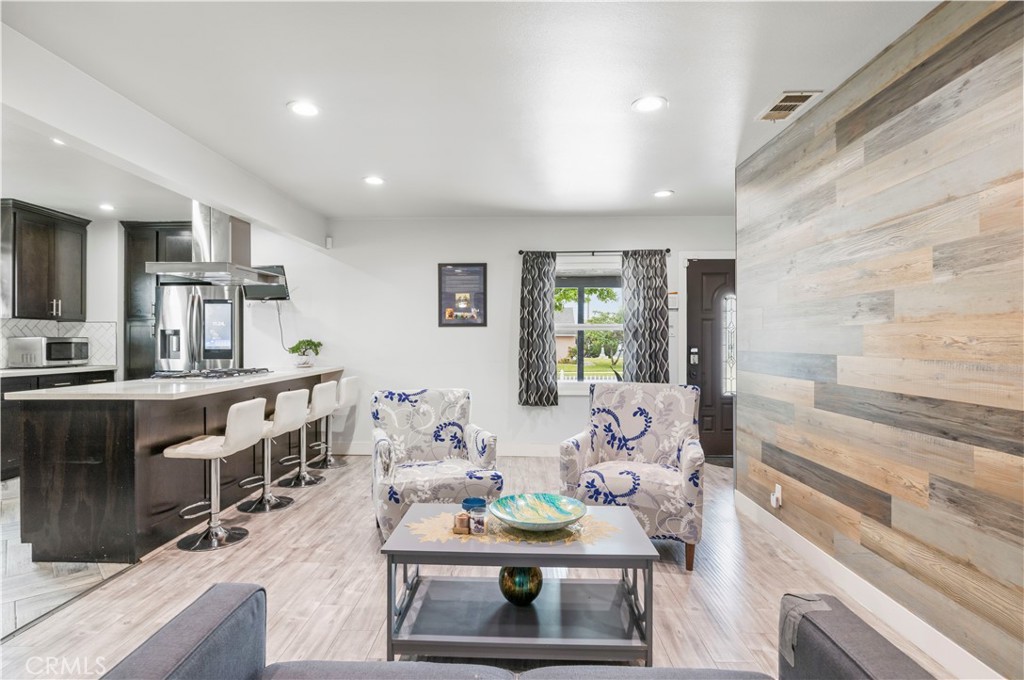 15517 S Denver Property Photo 13