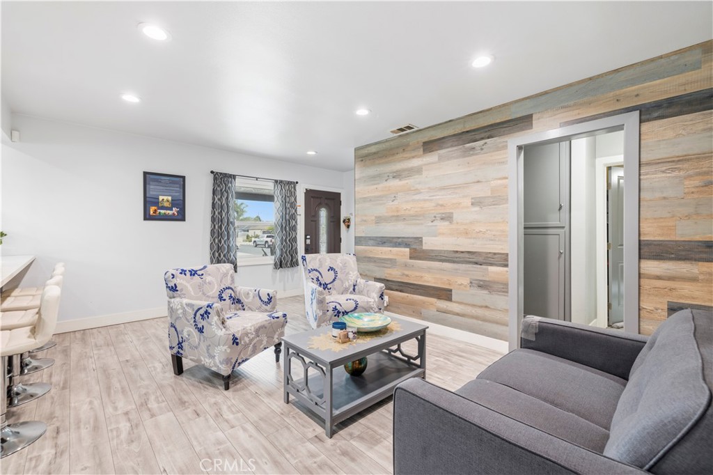 15517 S Denver Property Photo 17