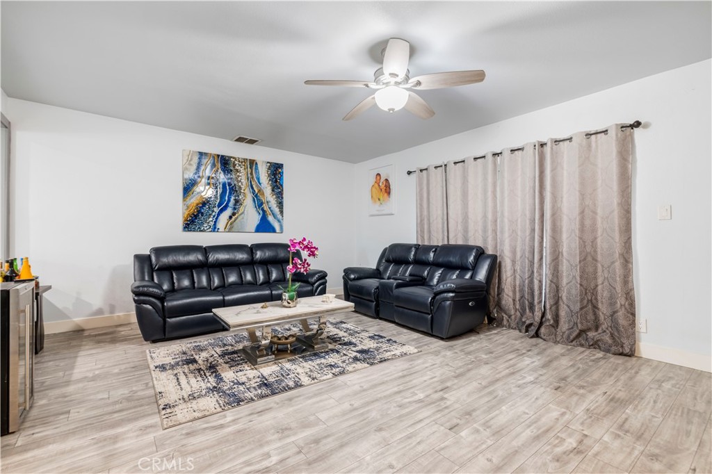 15517 S Denver Property Photo 21