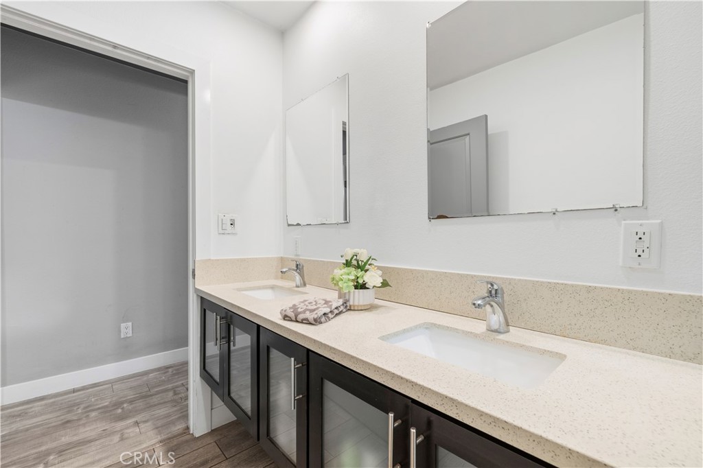 15517 S Denver Property Photo 23