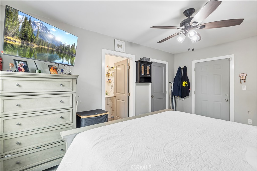 15517 S Denver Property Photo 28