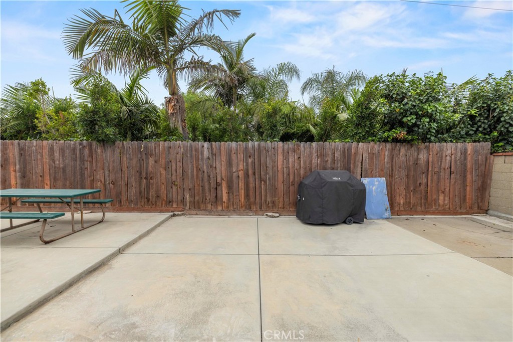15517 S Denver Property Photo 36