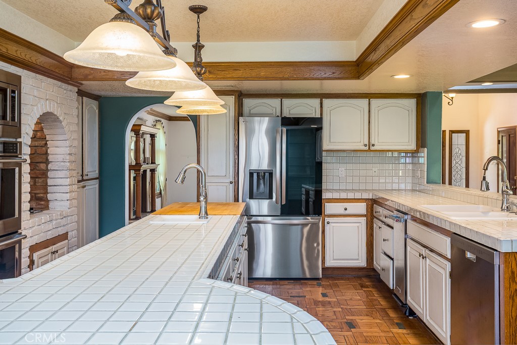 24537 Peachland Avenue Property Photo 15