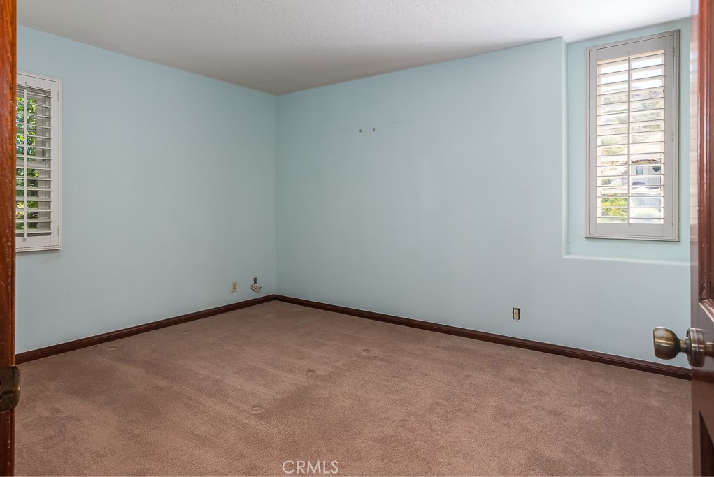 24537 Peachland Avenue Property Photo 27