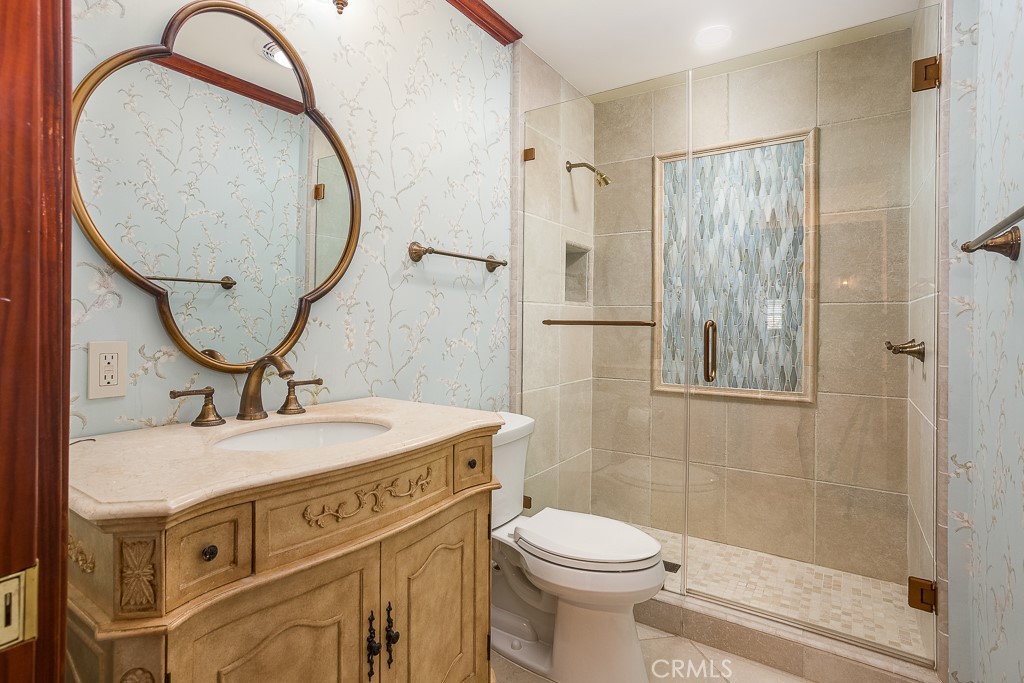 24537 Peachland Avenue Property Photo 29