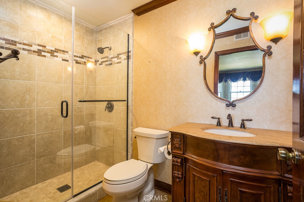 24537 Peachland Avenue Property Photo 31