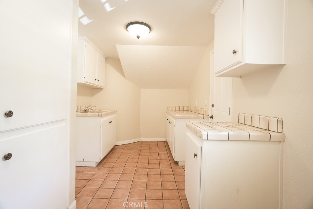 24537 Peachland Avenue Property Photo 34