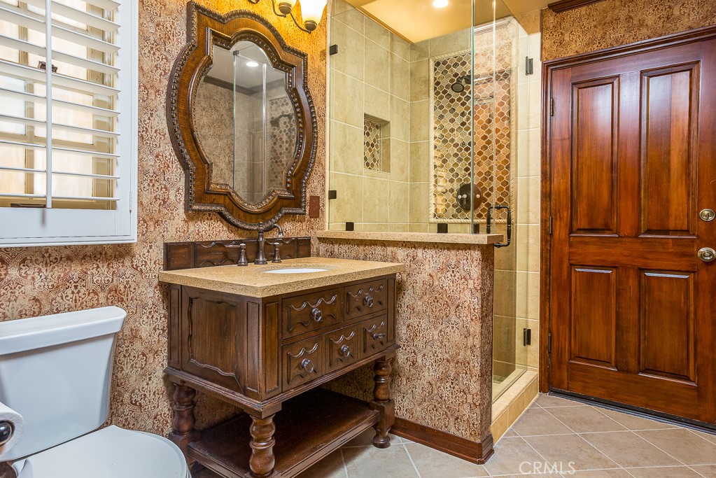 24537 Peachland Avenue Property Photo 35