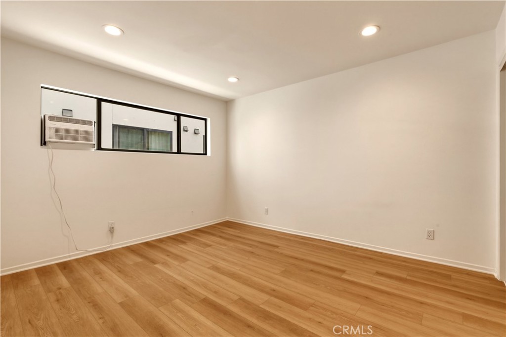 6140 Whitsett Avenue 6 Property Photo 11