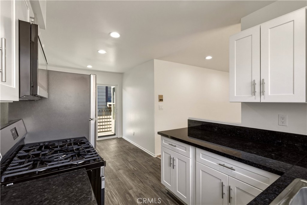 1155 Linden Avenue 7 Property Photo 3