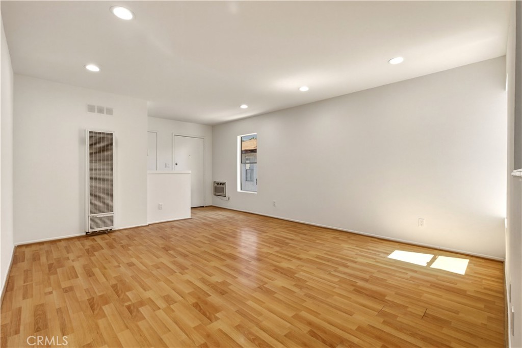 1155 Linden Avenue 7 Property Photo 6