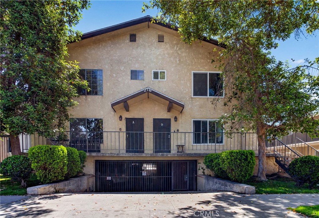216 W Tujunga A Property Photo 1